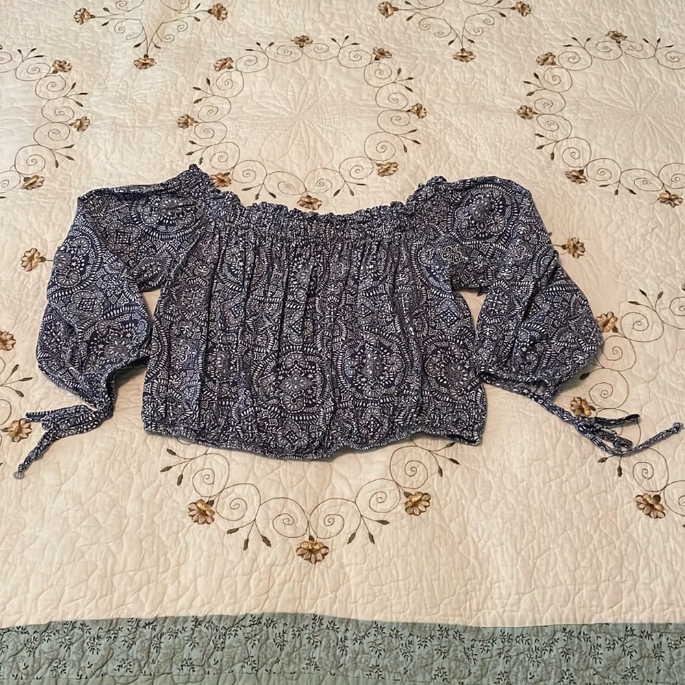 Juniors Off the Shoulder Crop Top
